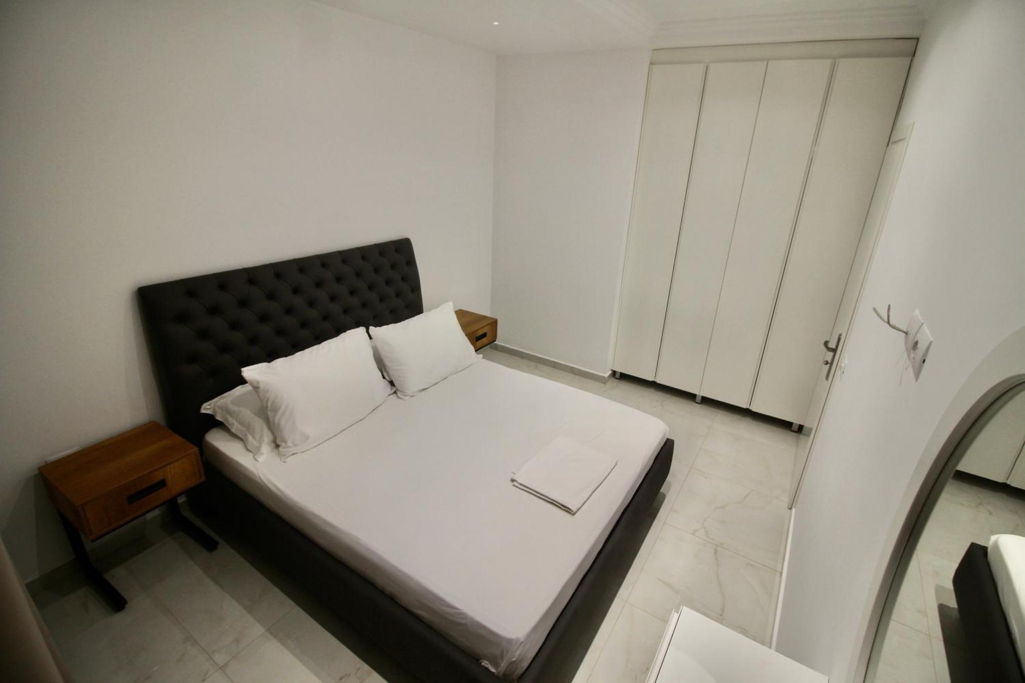 Sela Apartments Sarandë Exterior foto